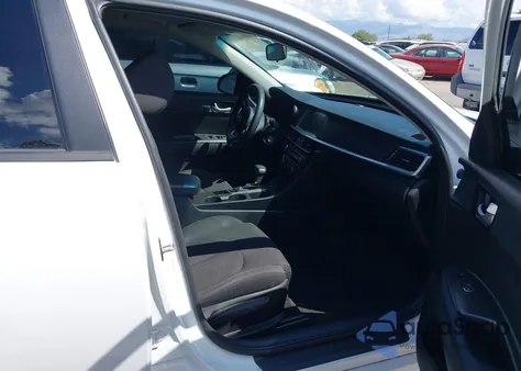 2019 Kia Optima Lx z USA, uszkodzony, nr VIN 5XXGT4L39KG288637